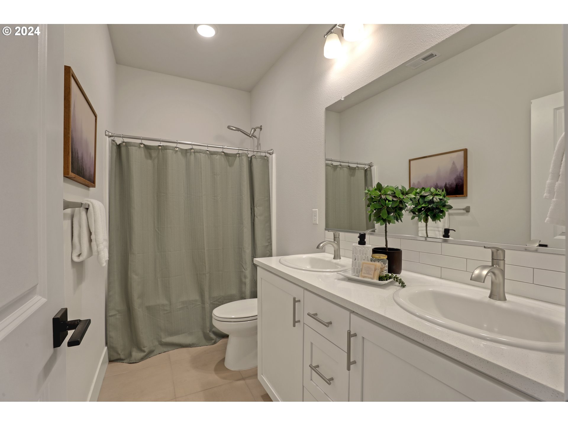 16698 SW SUNSHINE COAST ST