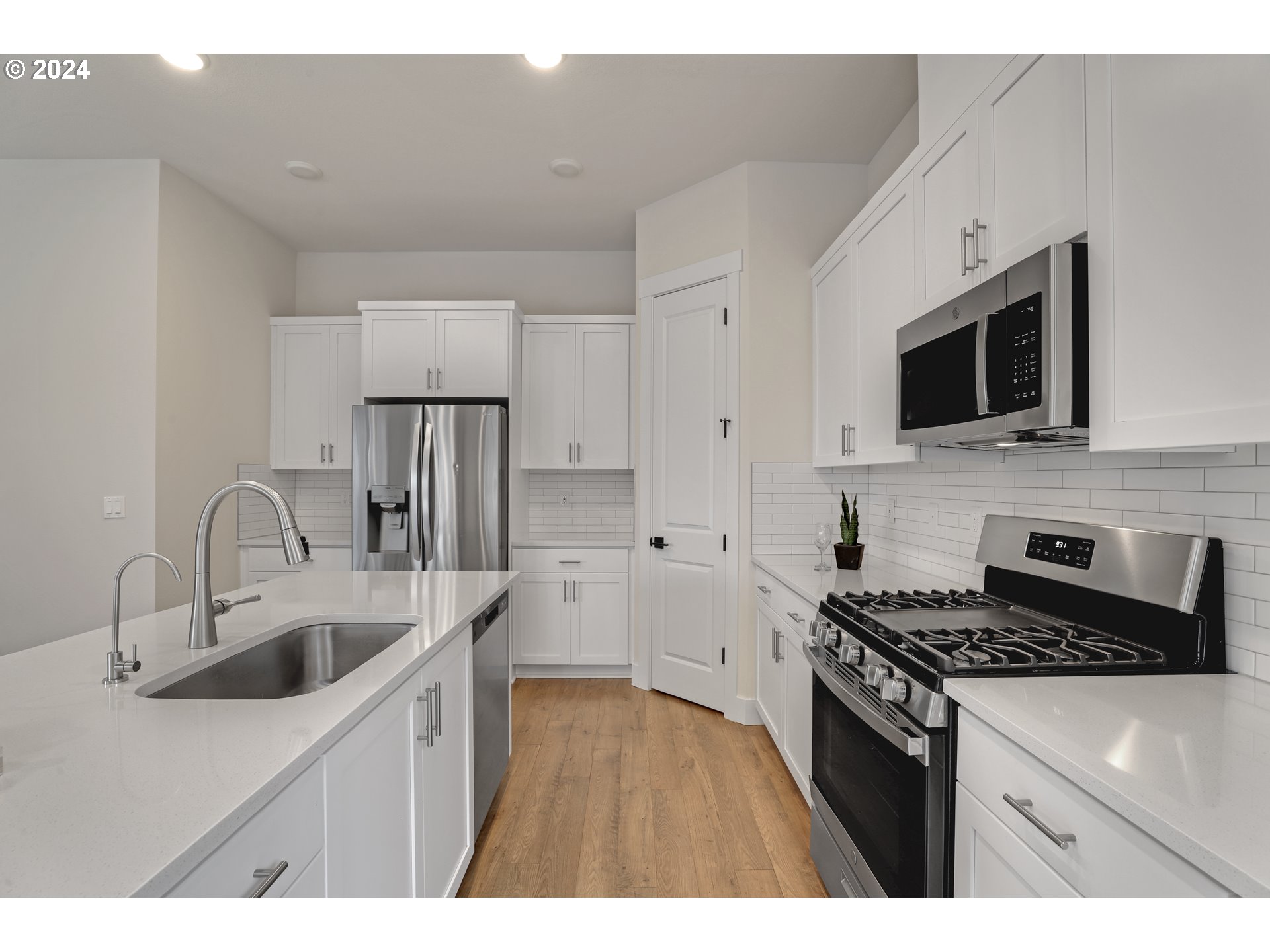 16698 SW SUNSHINE COAST ST