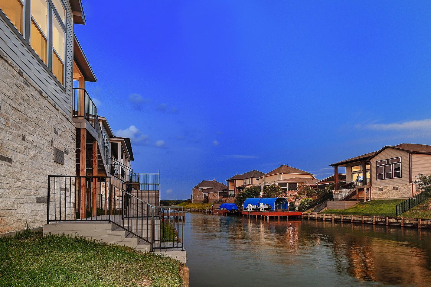 11021 N Lake Mist Lane