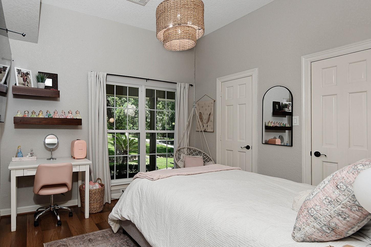 10117 Shady Hollow Drive