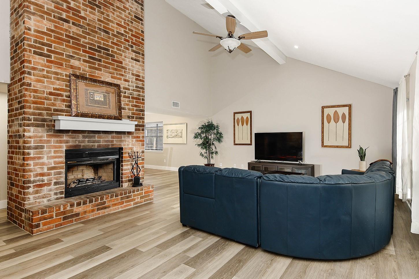 103 N Deerfoot Circle