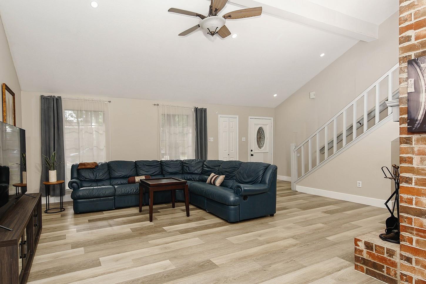 103 N Deerfoot Circle