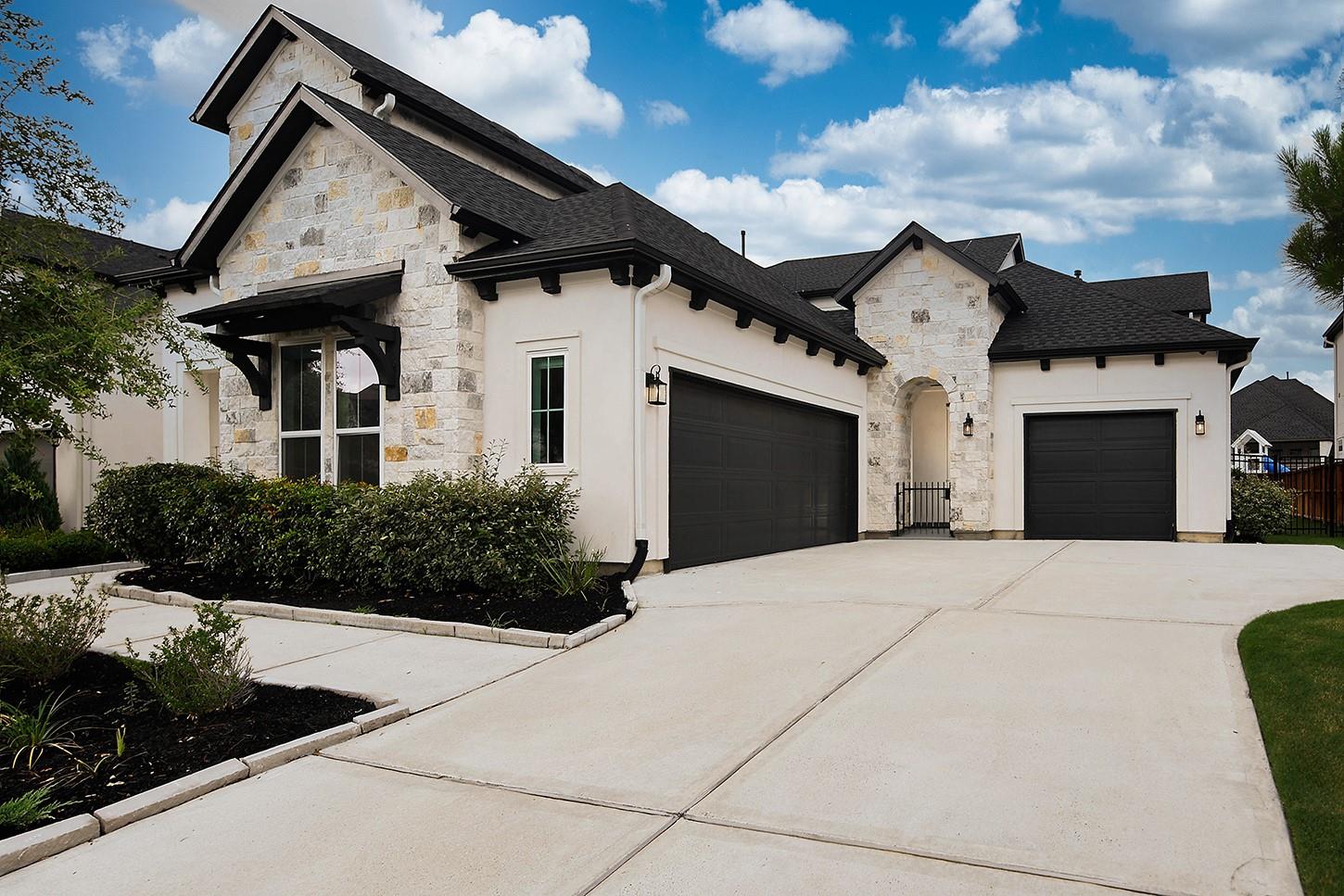 5410 Caroline Lake Drive