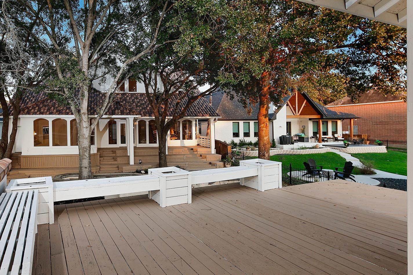12412 Lake Vista Drive