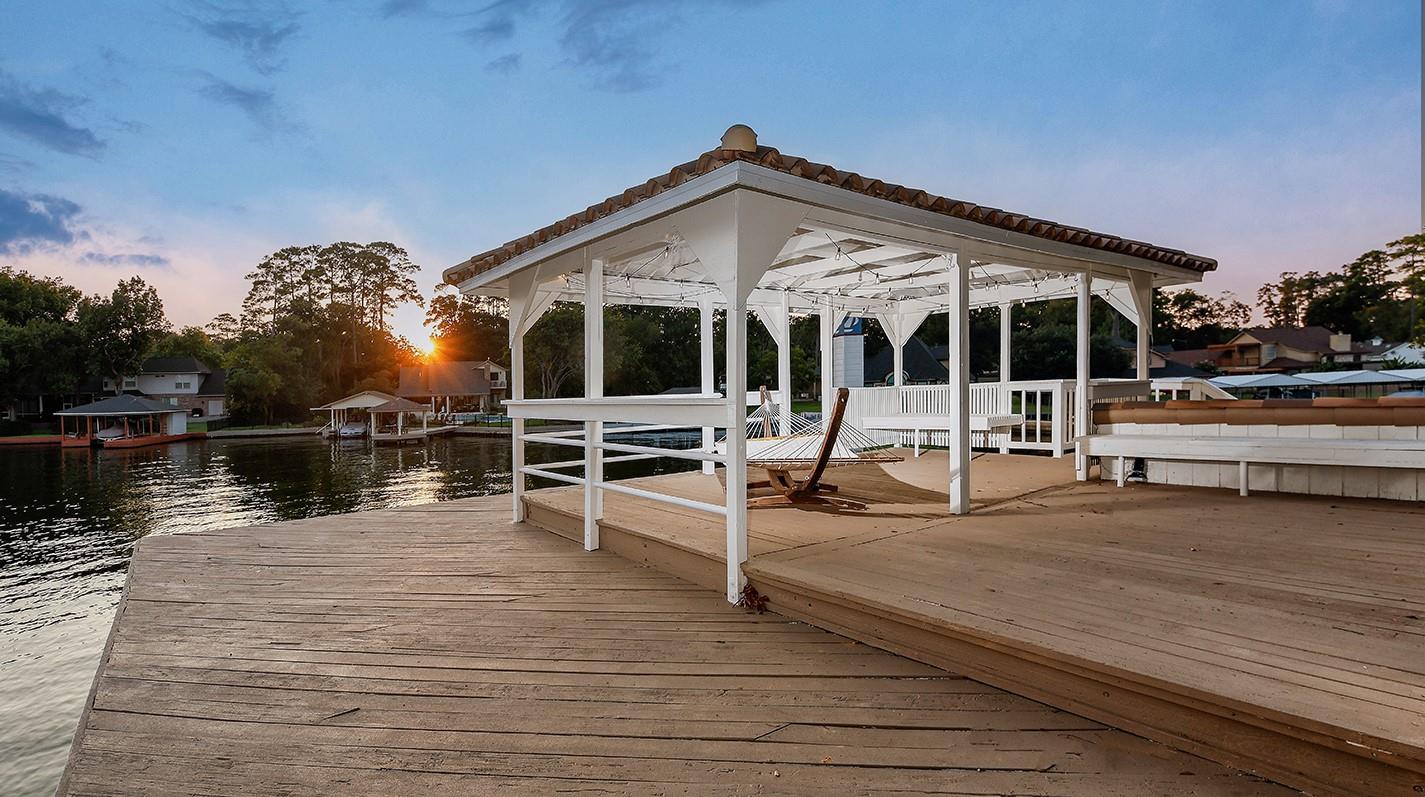 12412 Lake Vista Drive