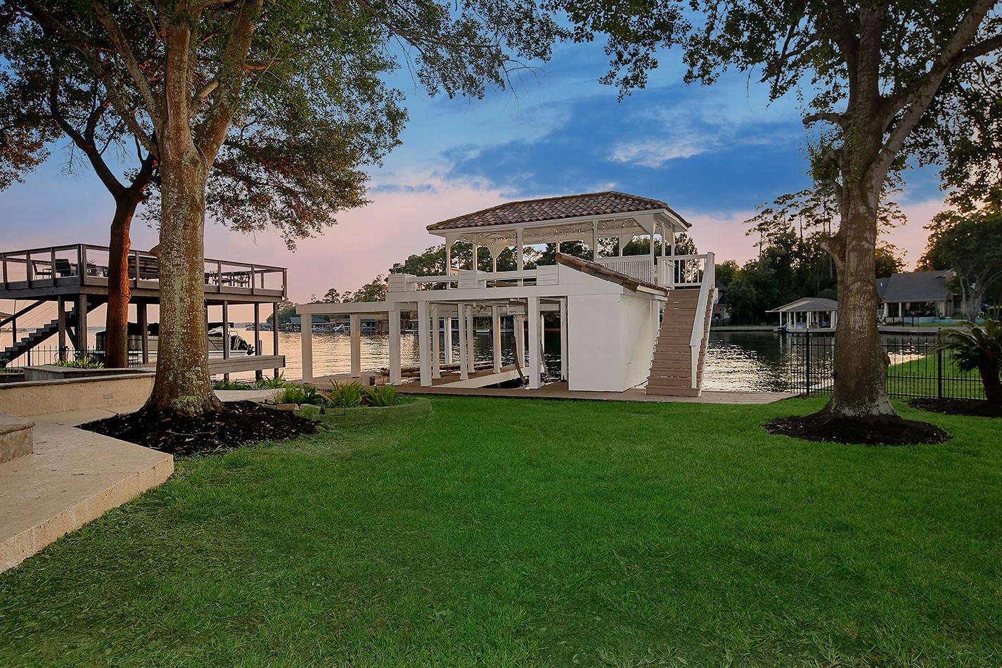 12412 Lake Vista Drive