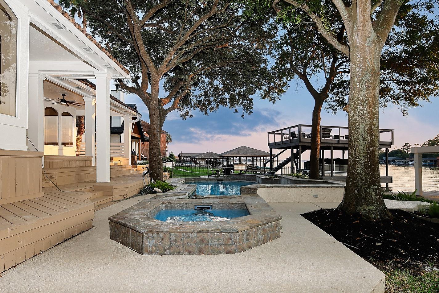 12412 Lake Vista Drive