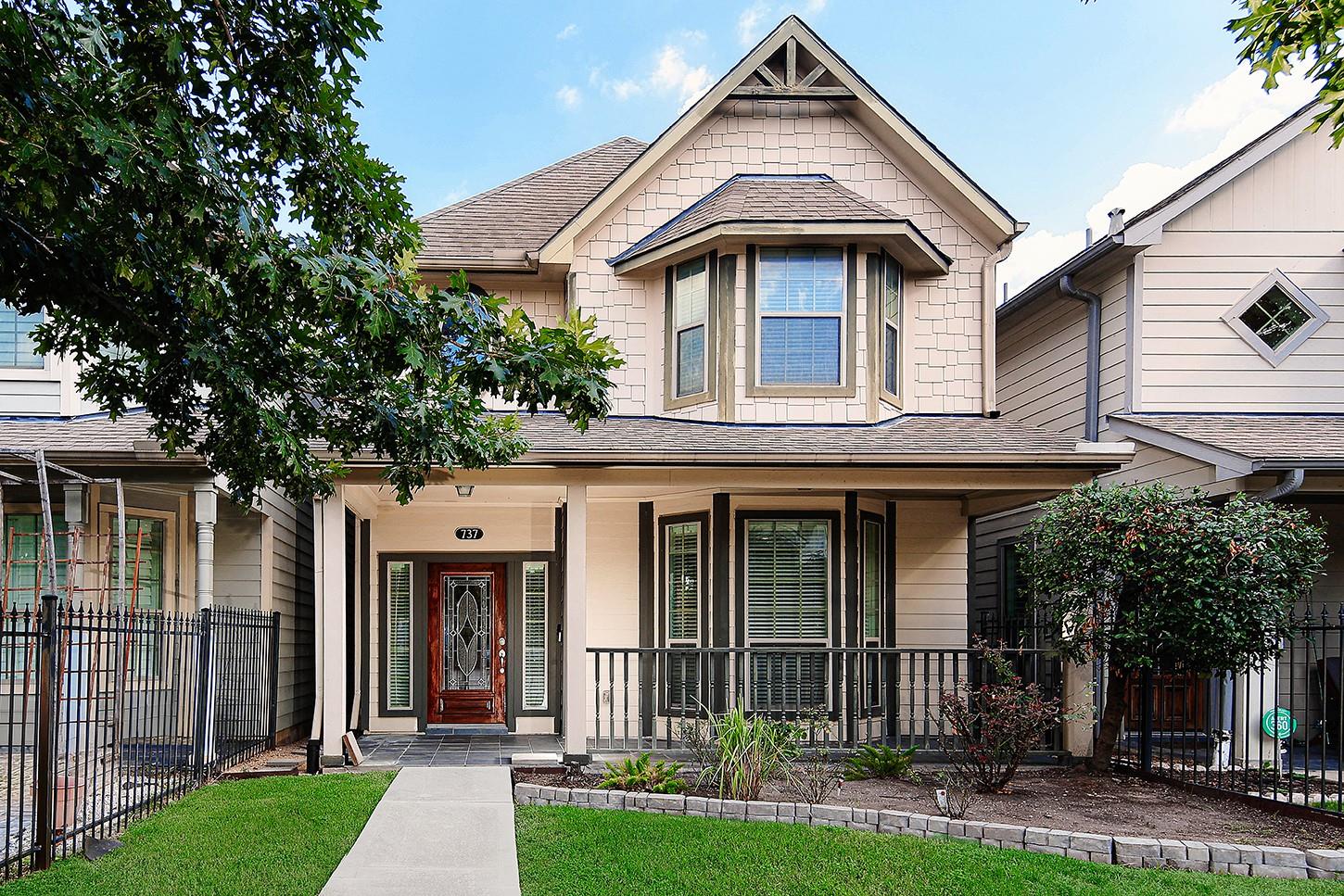 737 W 20th Street