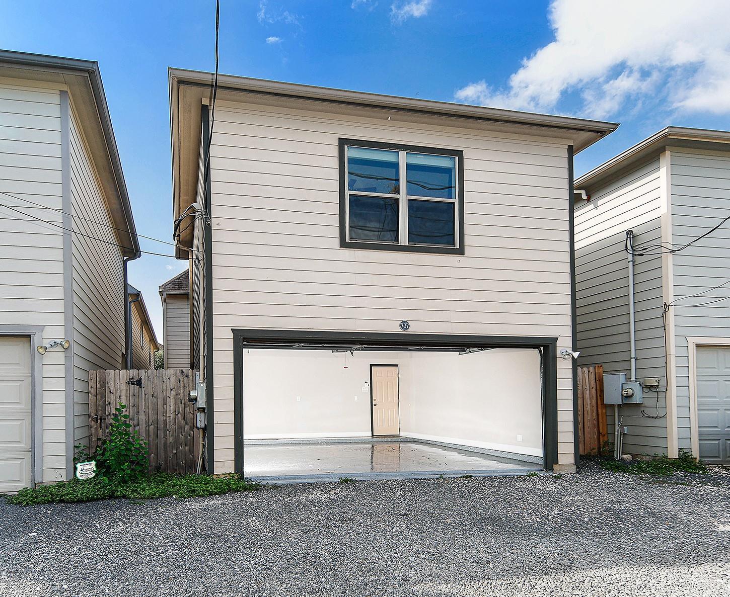 737 W 20th Street
