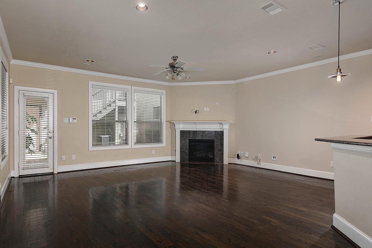 737 W 20th Street