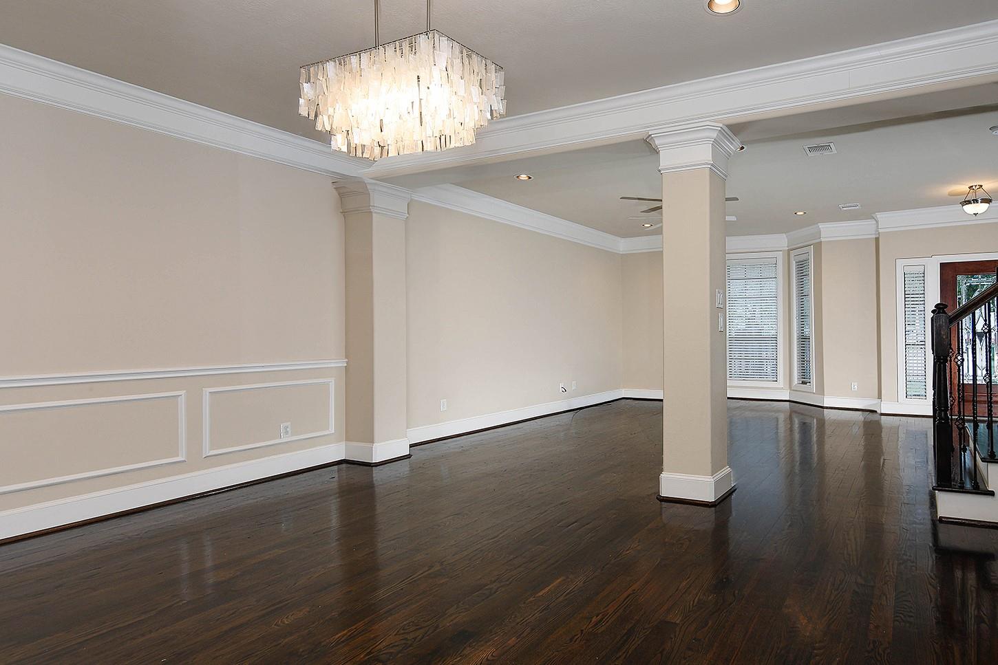 737 W 20th Street
