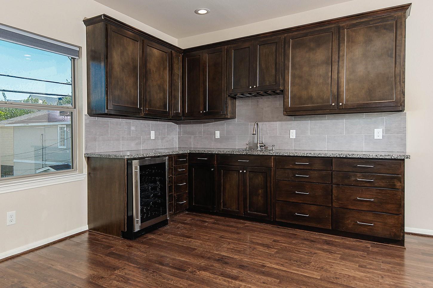 737 W 20th Street