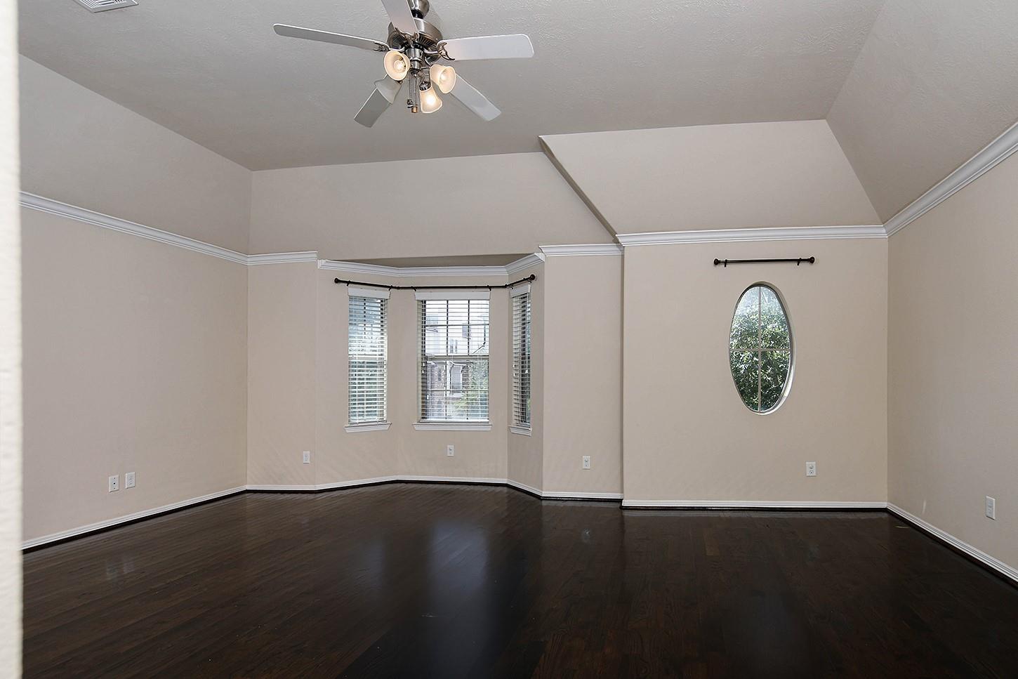737 W 20th Street