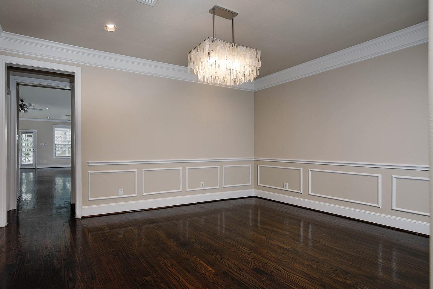 737 W 20th Street
