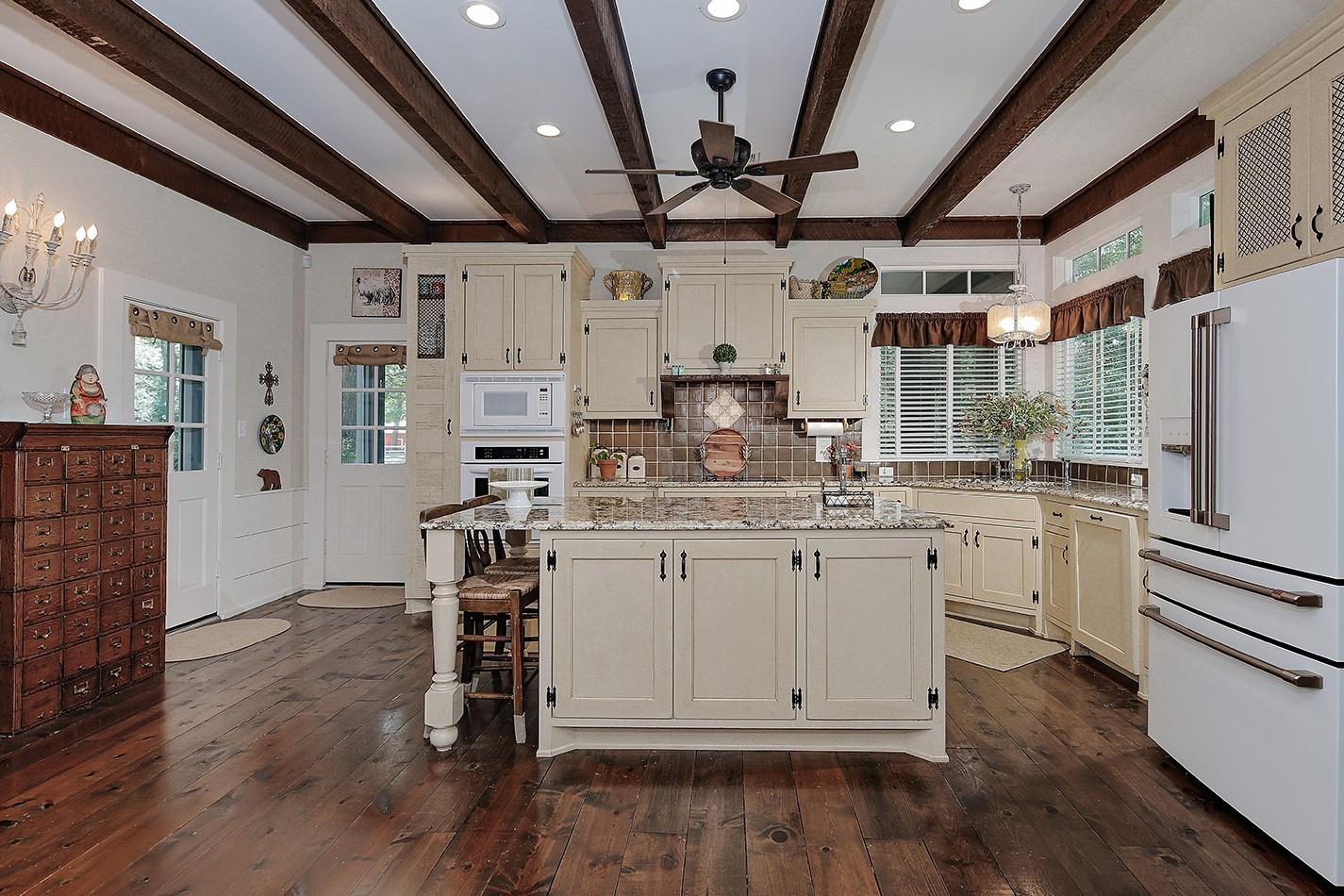 15598 Bedford Lane