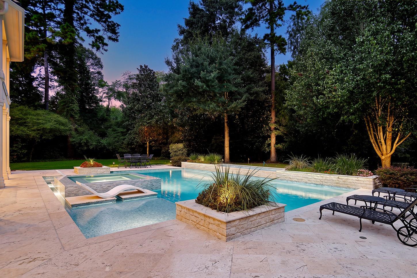 71 N Lamerie Way