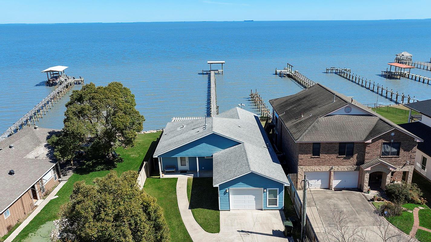 3723 Bayshore Drive