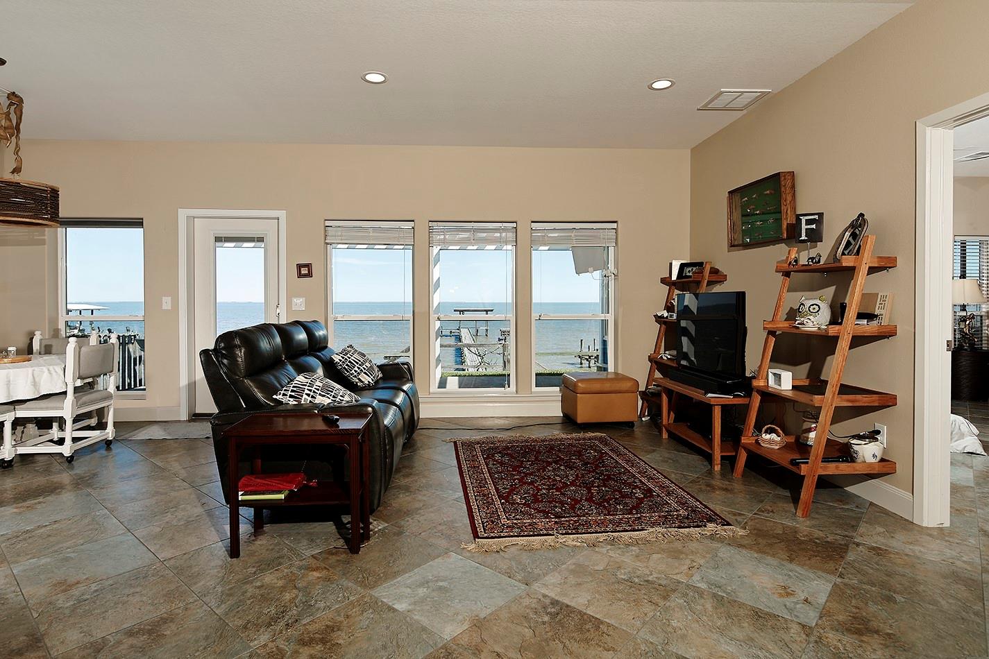 3723 Bayshore Drive