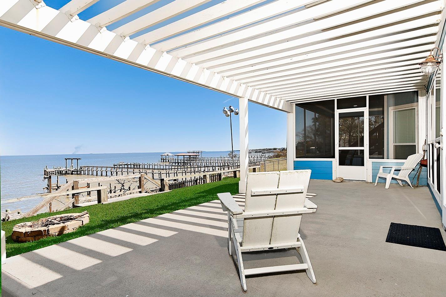 3723 Bayshore Drive