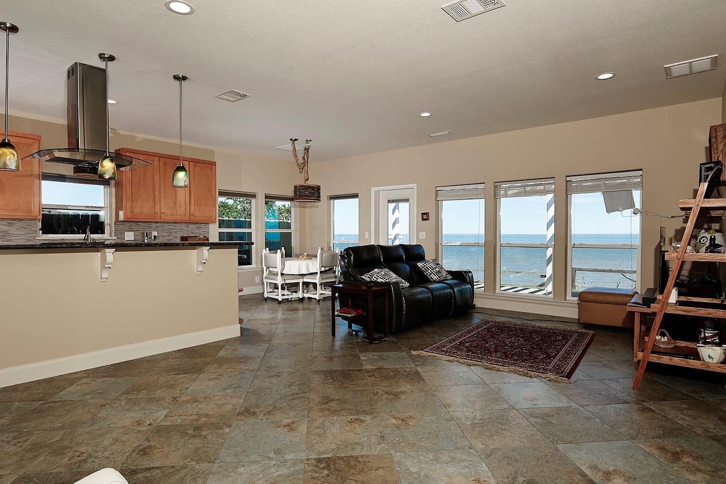 3723 Bayshore Drive