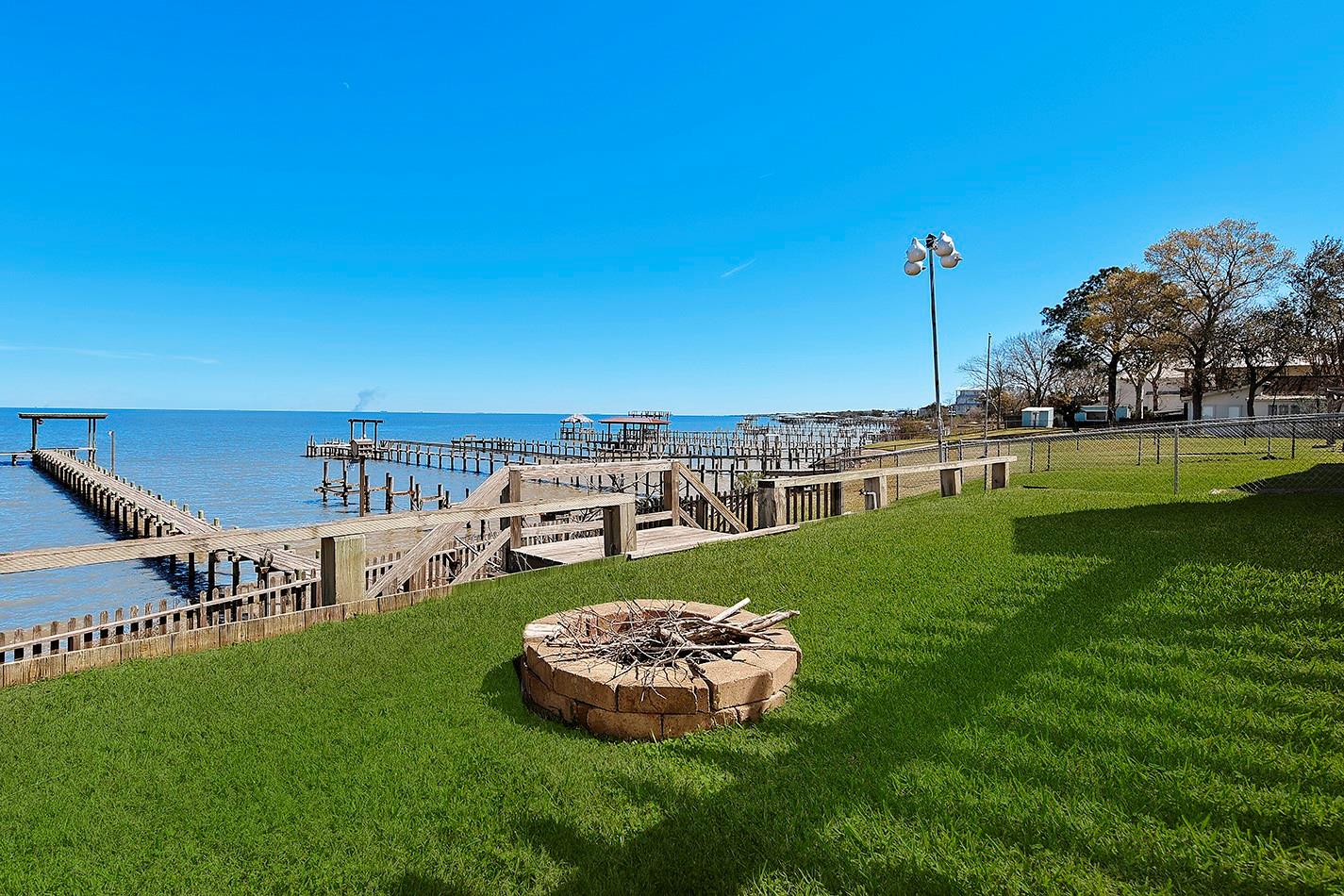 3723 Bayshore Drive