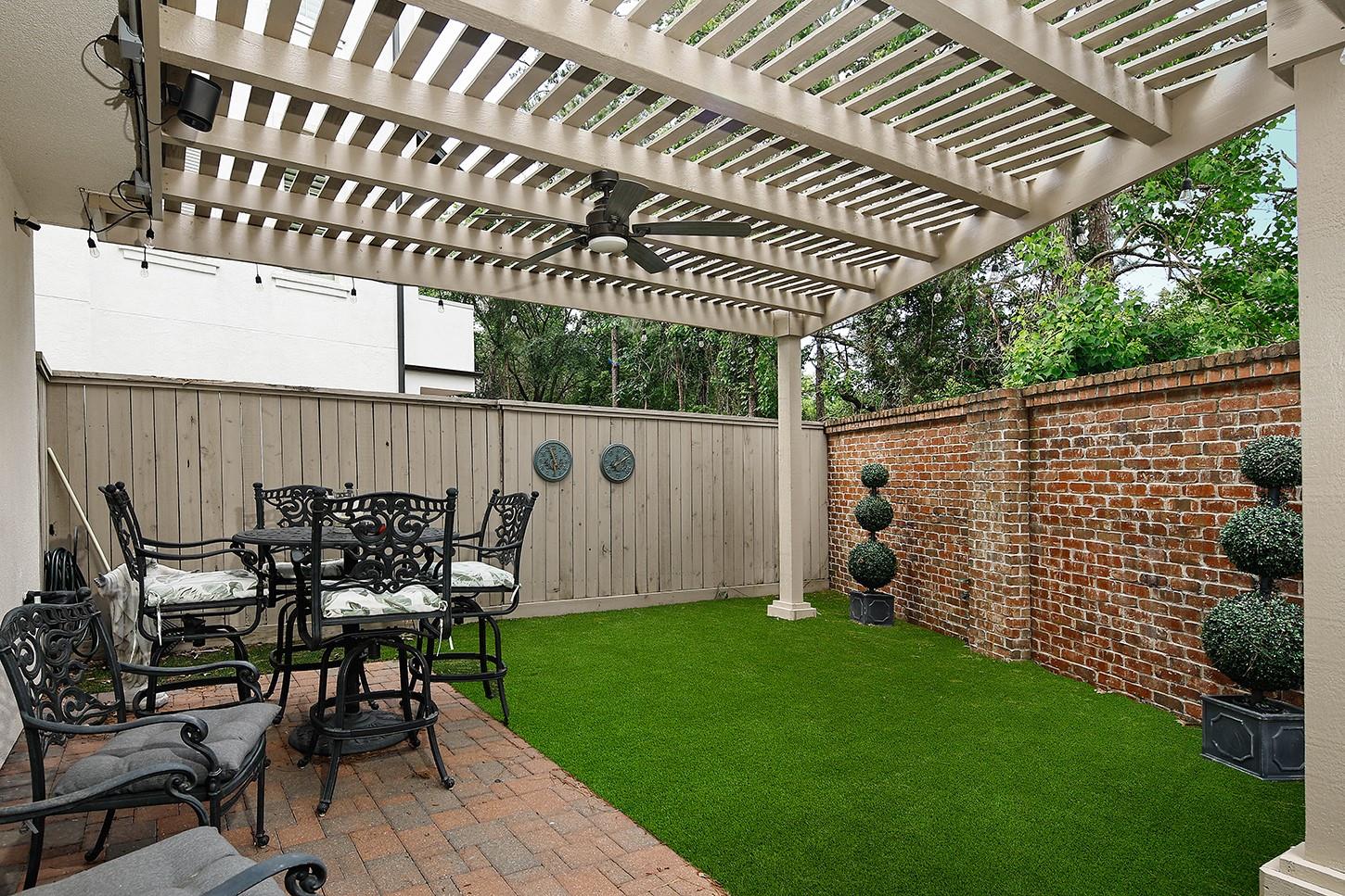 10 Wooded Park Place