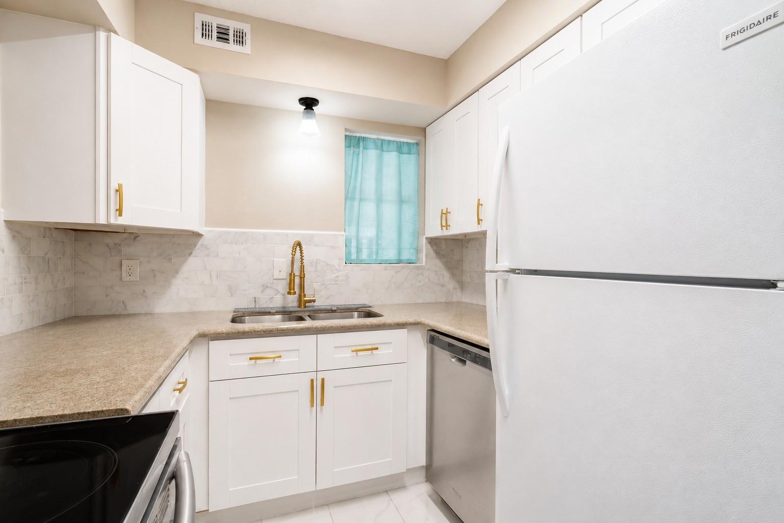 7900 Westheimer Road # 216