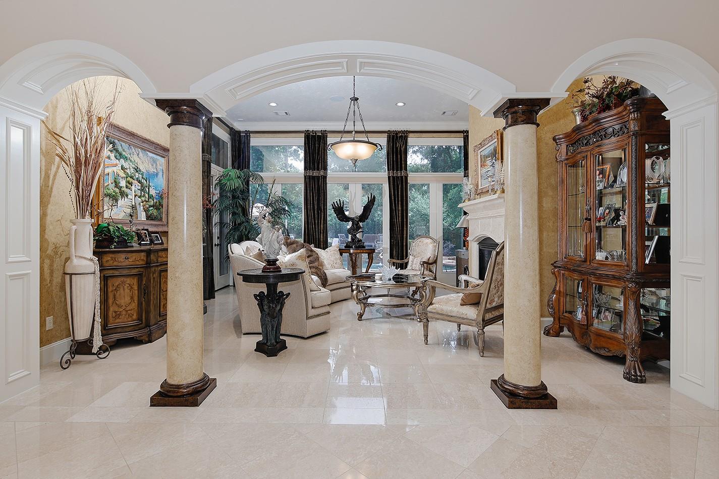 14 N Palmiera Circle