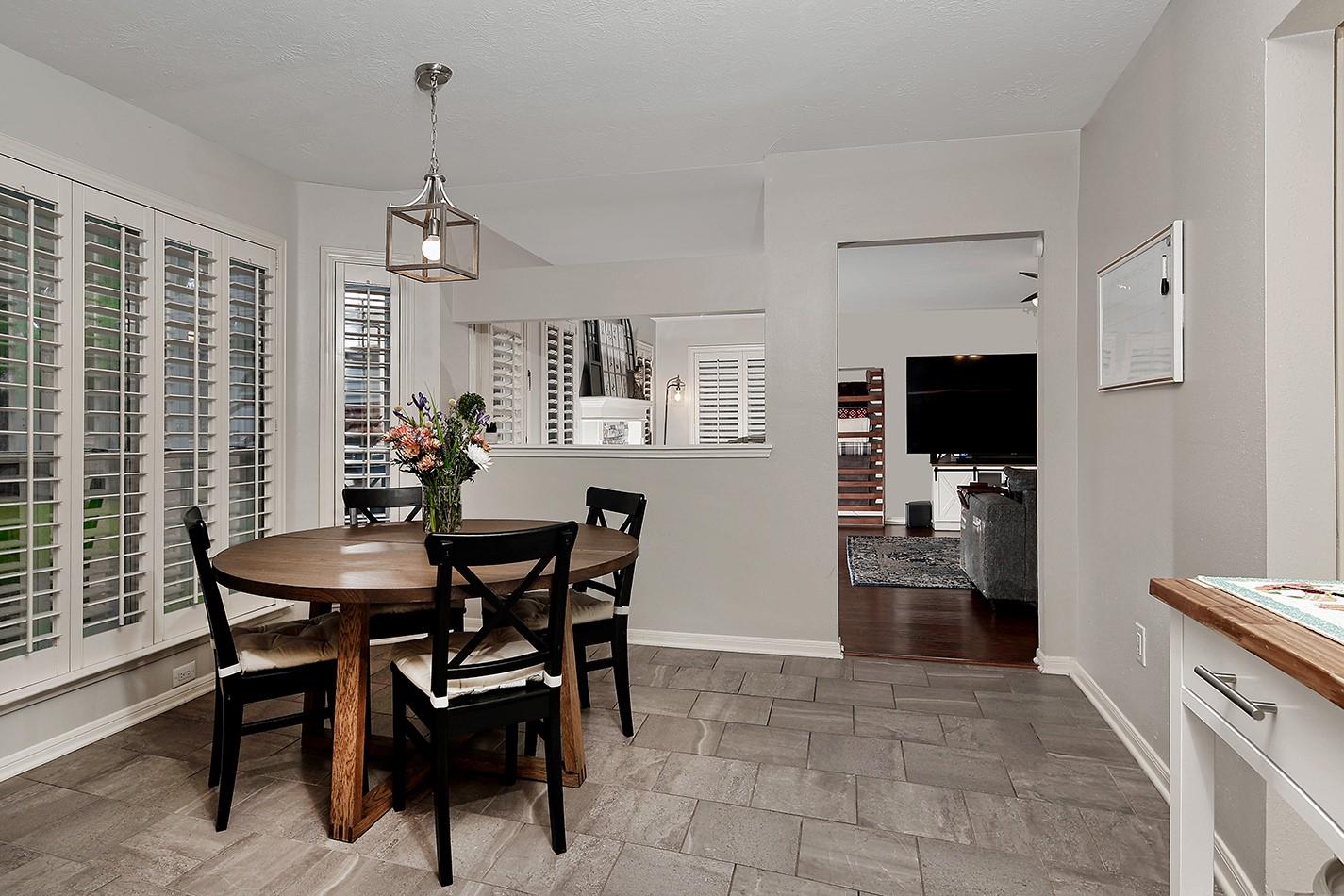 2619 Knollbrook Lane