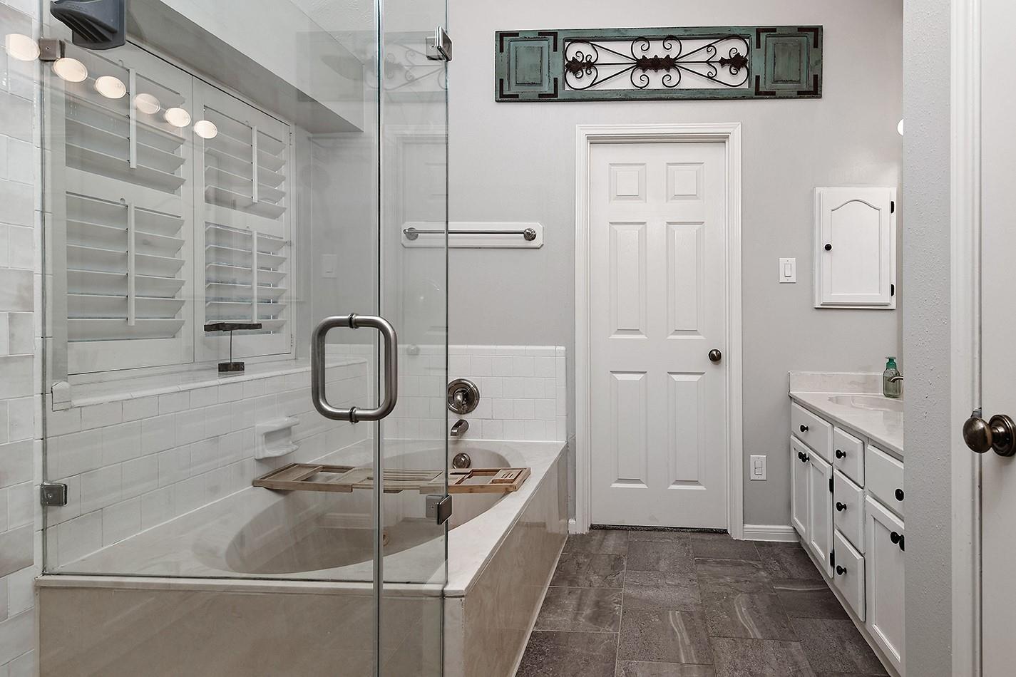 2619 Knollbrook Lane