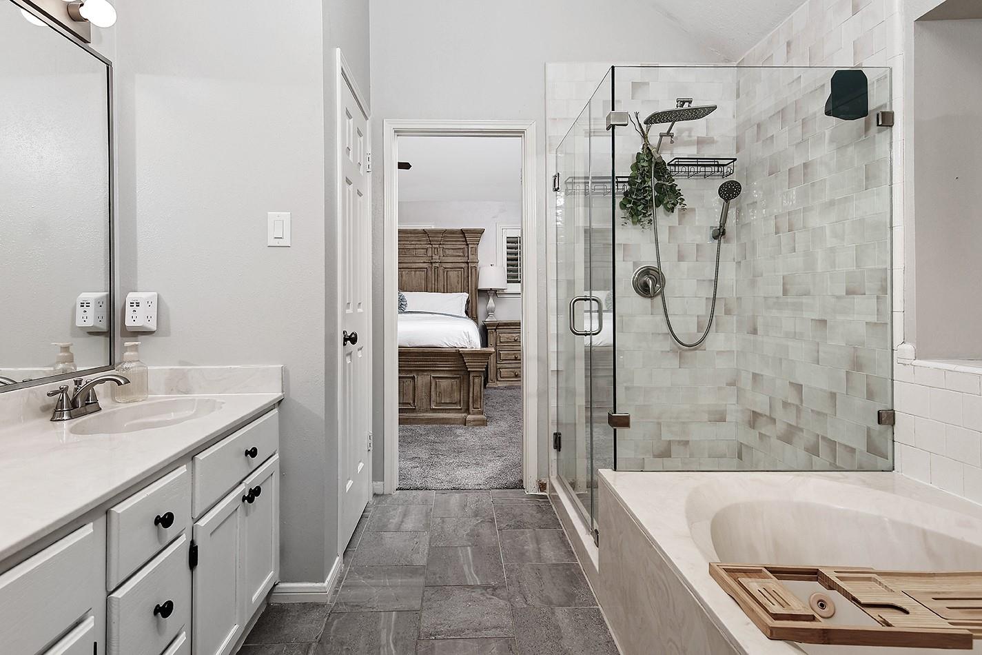 2619 Knollbrook Lane