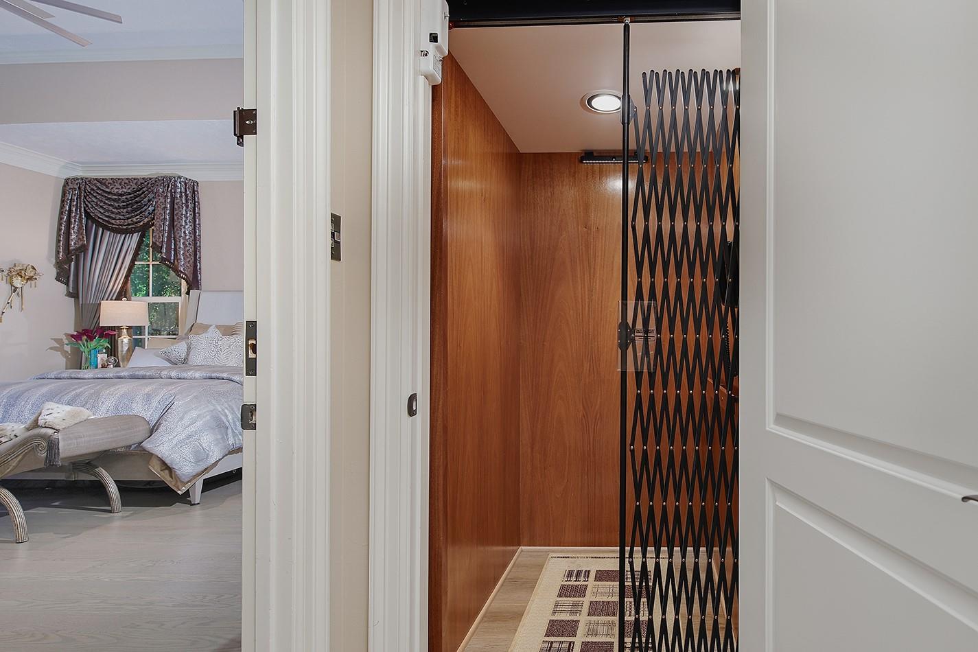 14 N Palmiera Circle