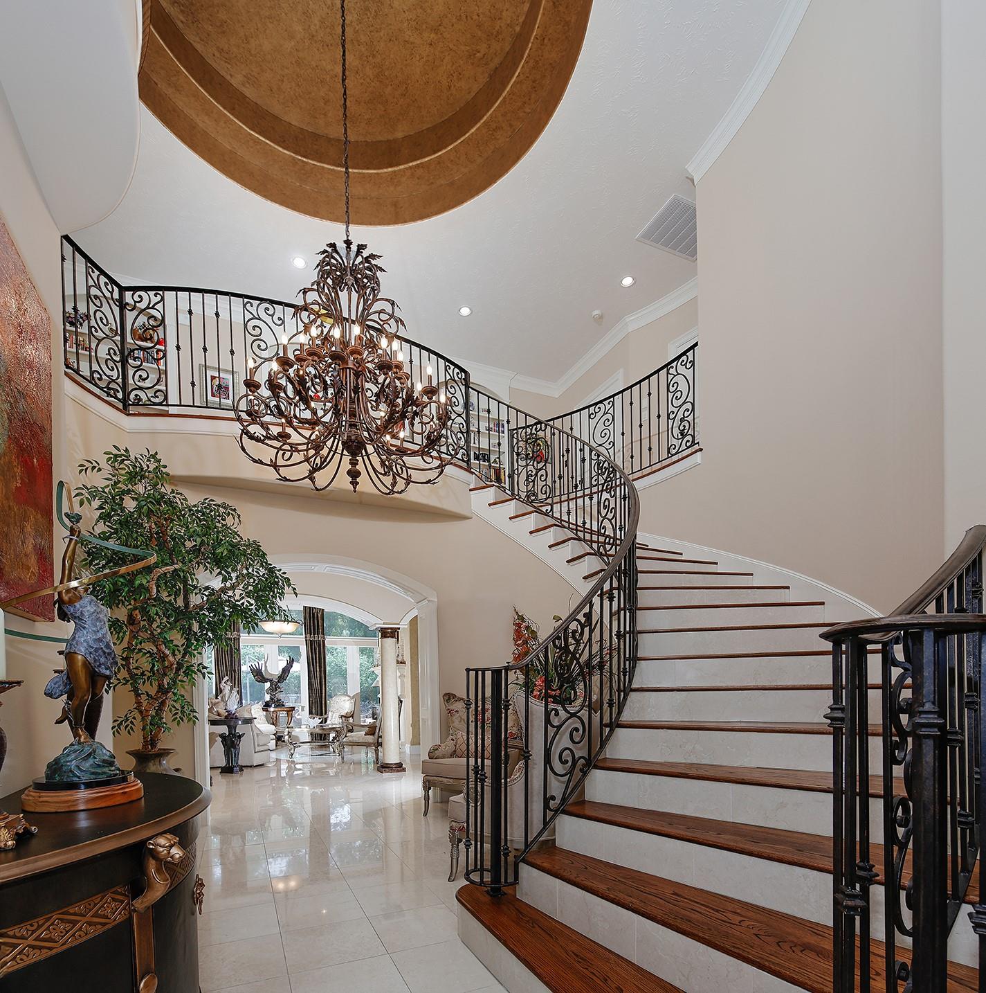 14 N Palmiera Circle