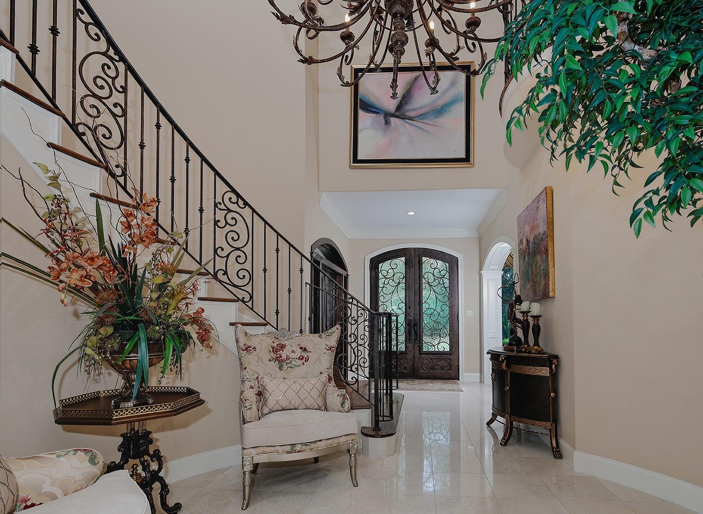 14 N Palmiera Circle