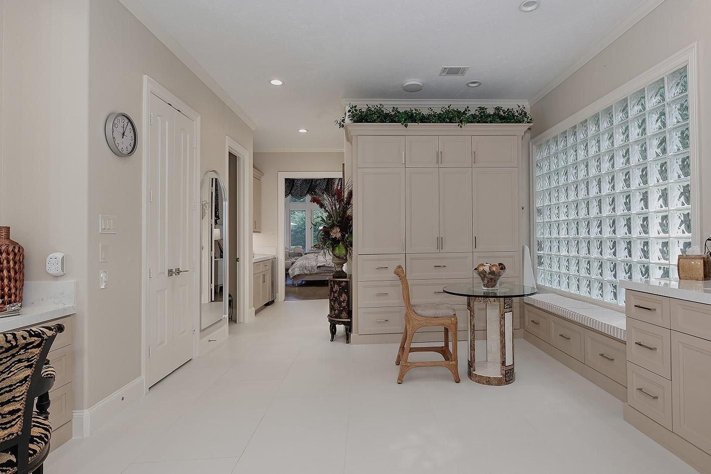 14 N Palmiera Circle