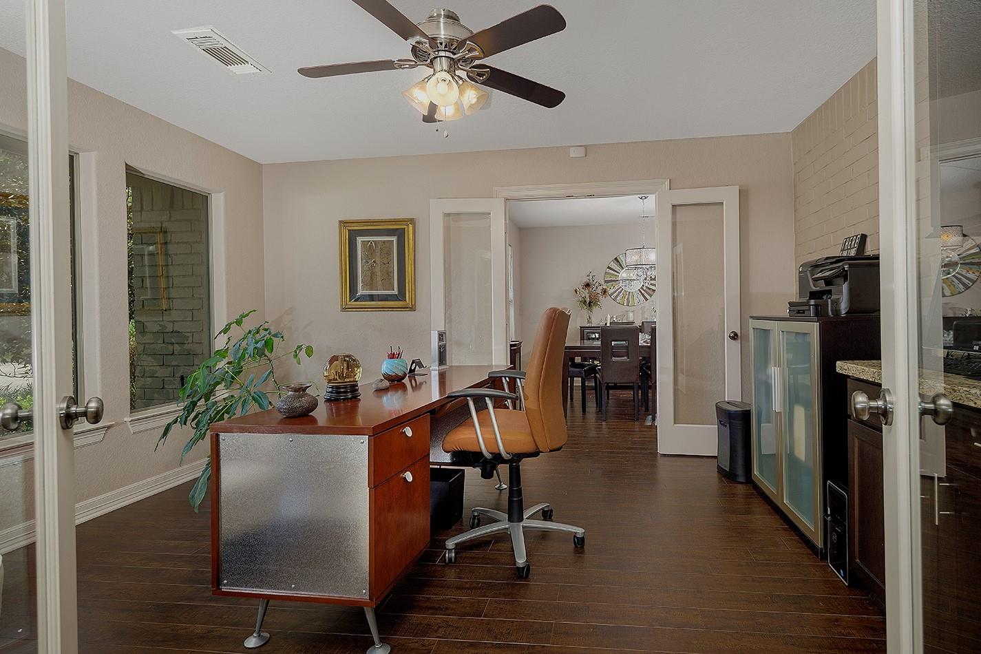 4 Postvine Court