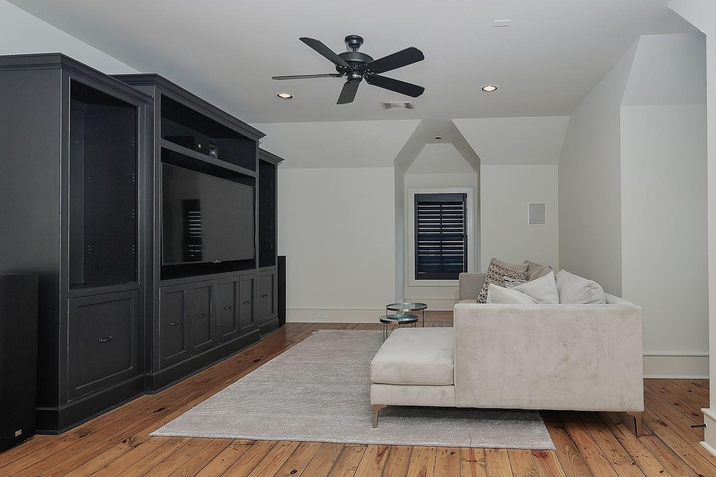 30 East Bay Boulevard