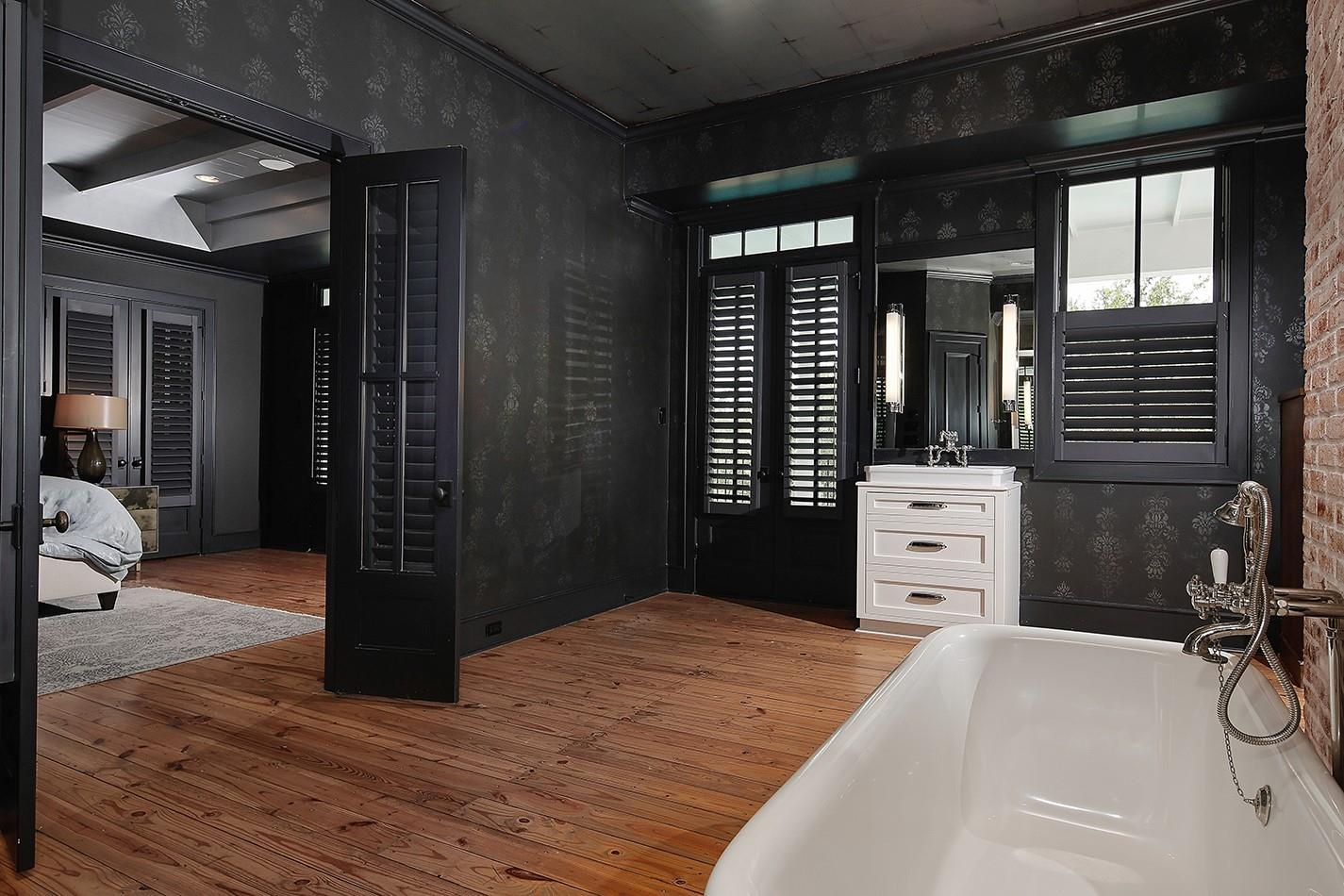 30 East Bay Boulevard