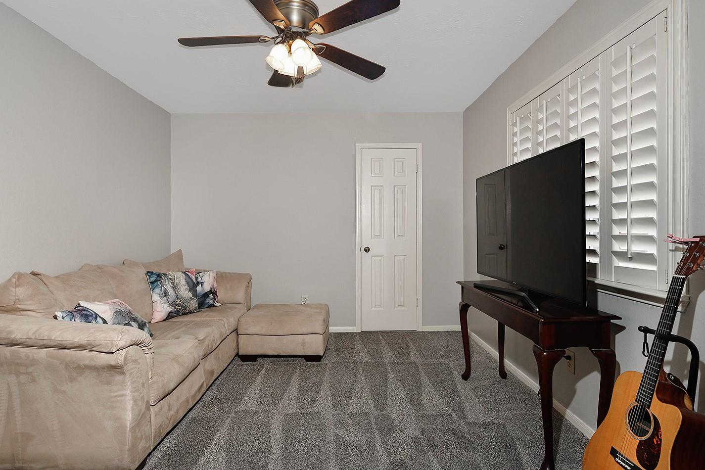 2619 Knollbrook Lane