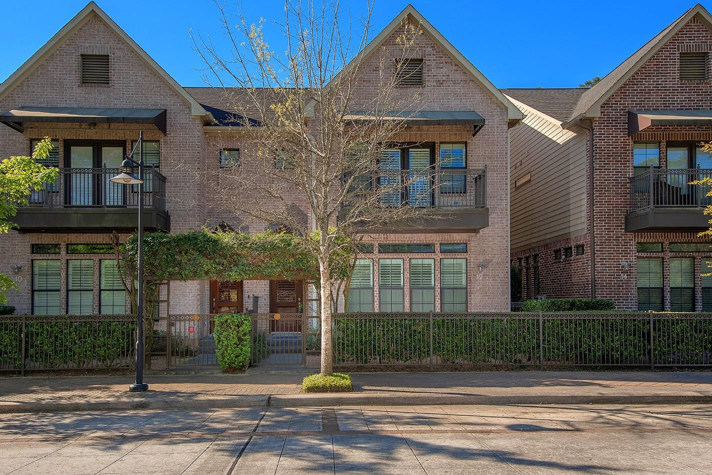 12 Riva Row