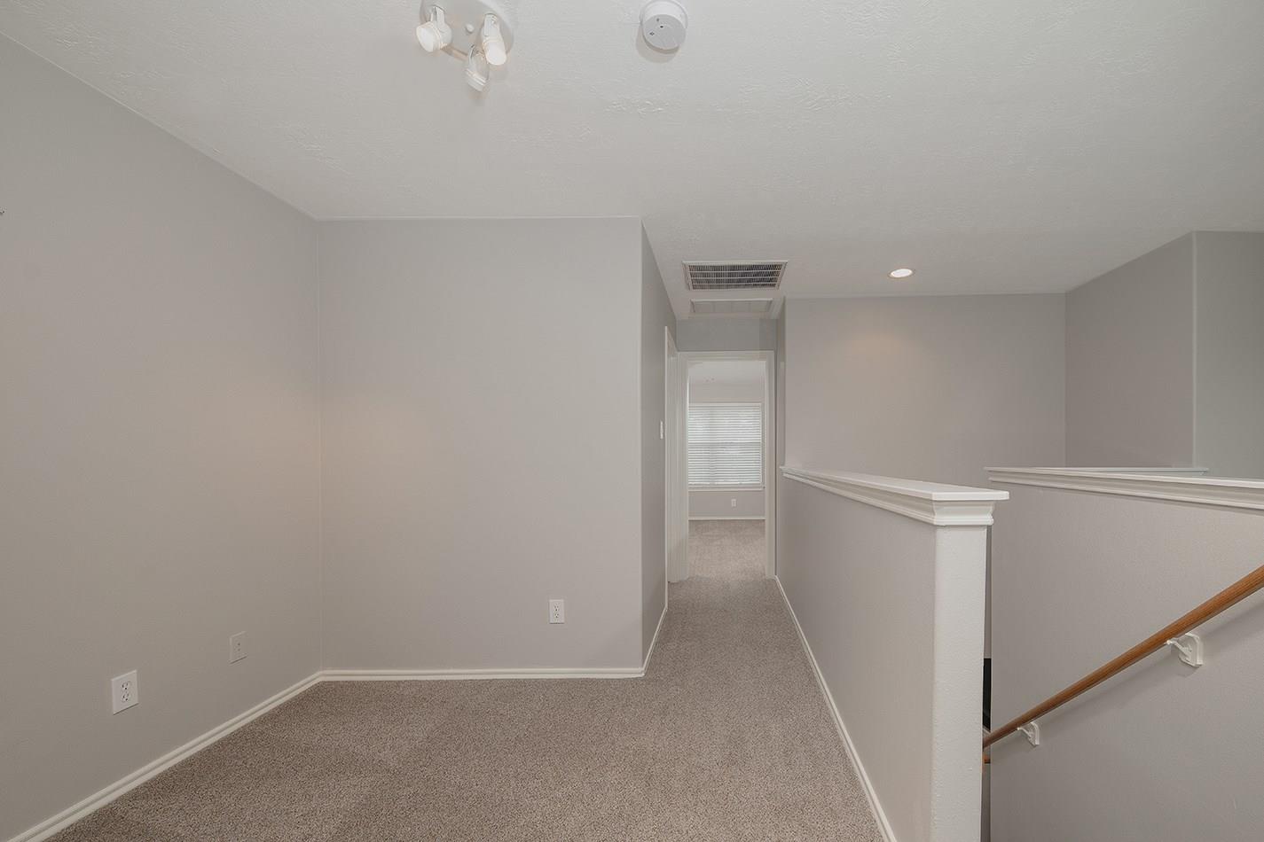 247 W Stedhill Loop