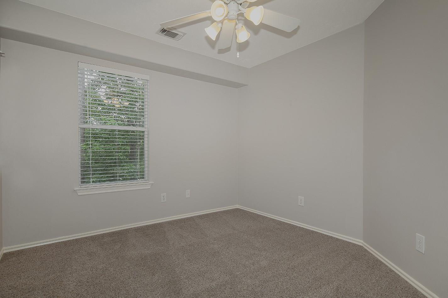 247 W Stedhill Loop