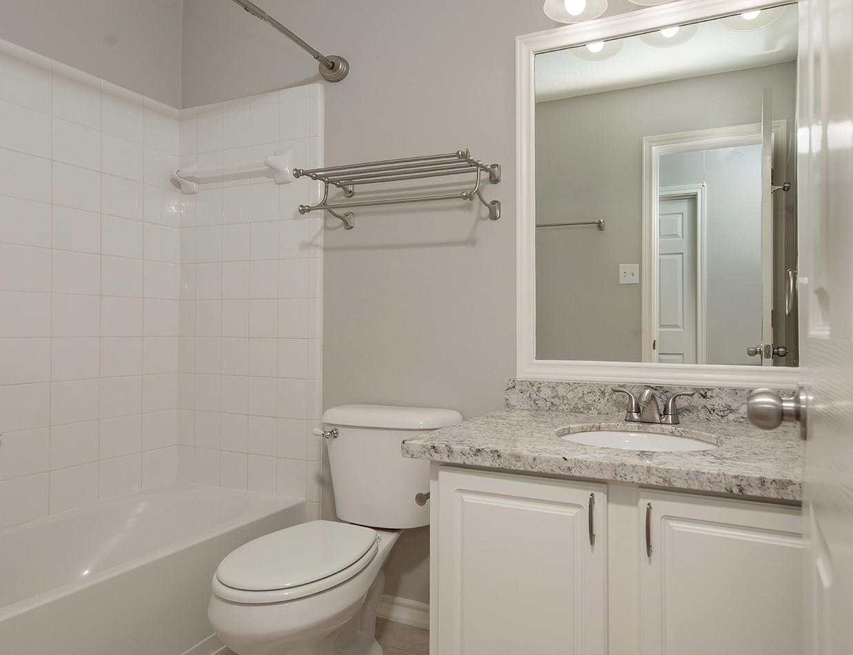 247 W Stedhill Loop