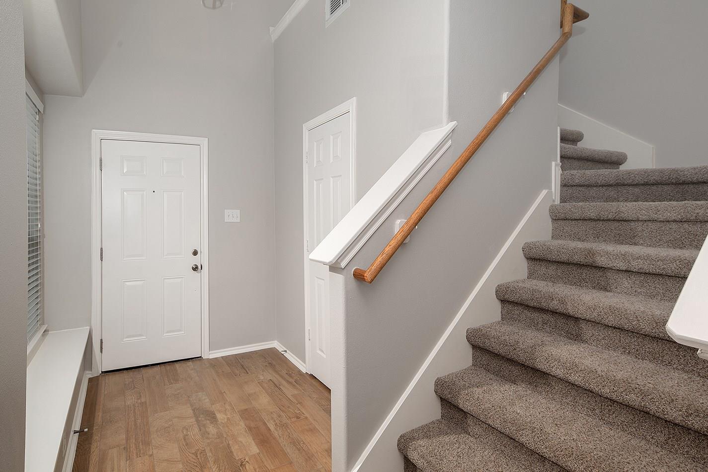247 W Stedhill Loop