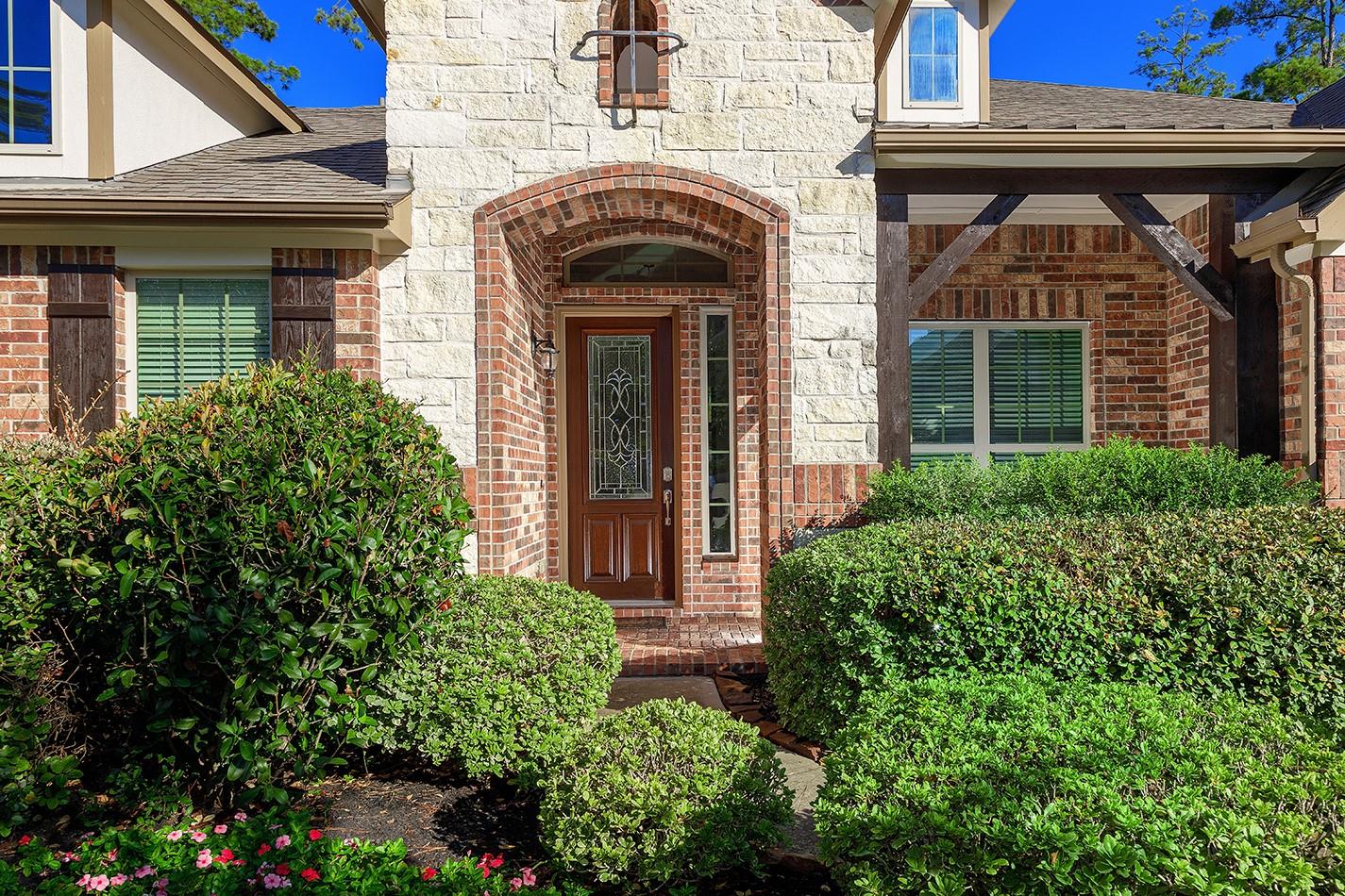 46 Caprice Bend Place