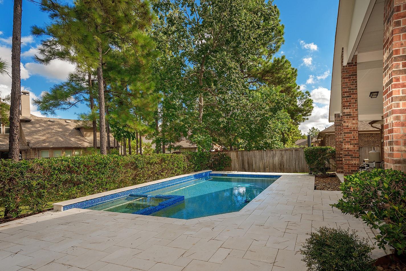 46 Caprice Bend Place