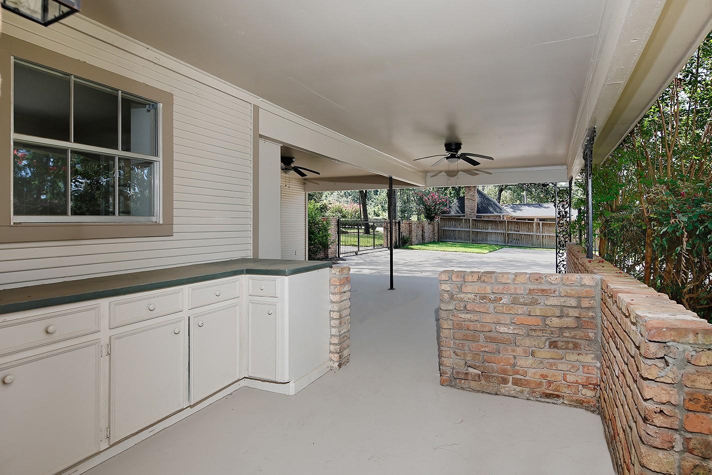 112 Kirkwood Lane
