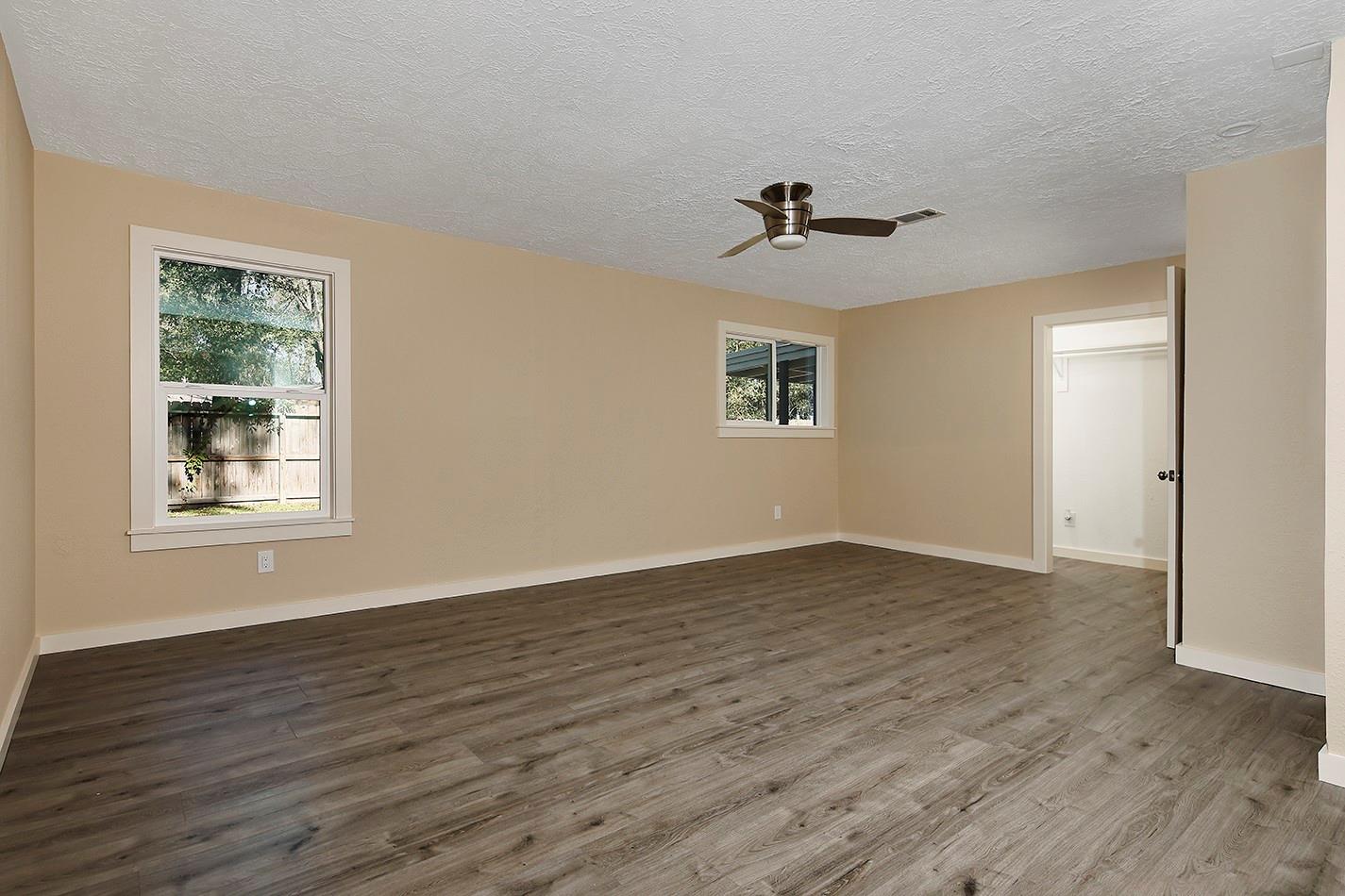 1002 E Red Cedar Circle