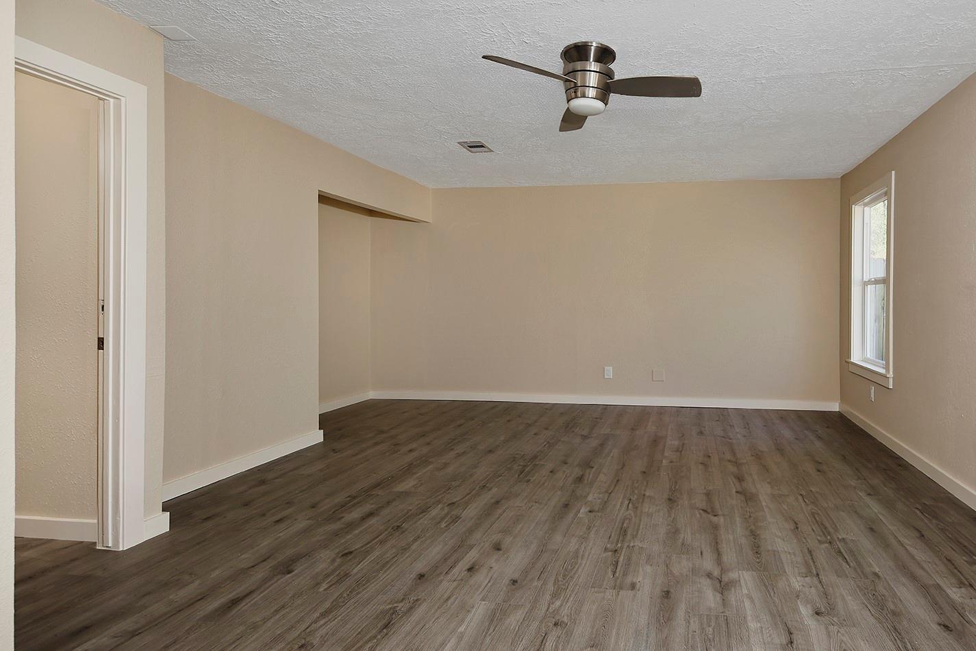 1002 E Red Cedar Circle