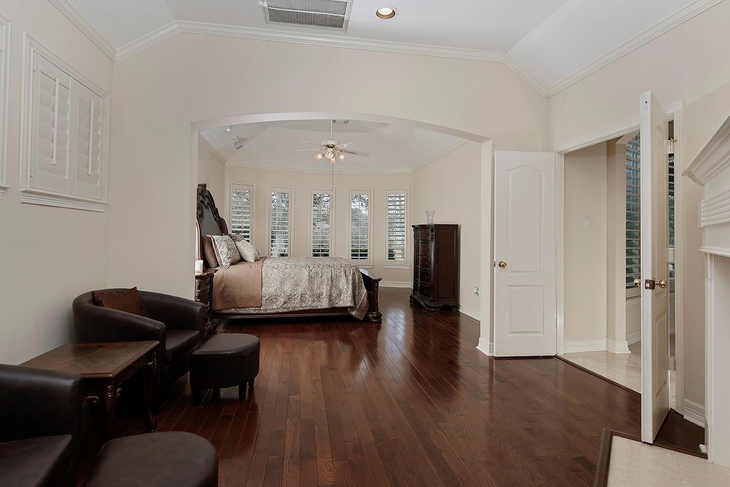 11827 Water Oak Drive